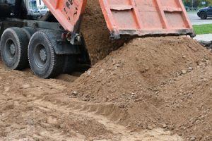 Reasons to Use Our Dirt Delivery Services